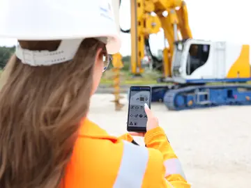 Bauer Maschinen offers digital solutions for efficient management of your Bauer equipment.